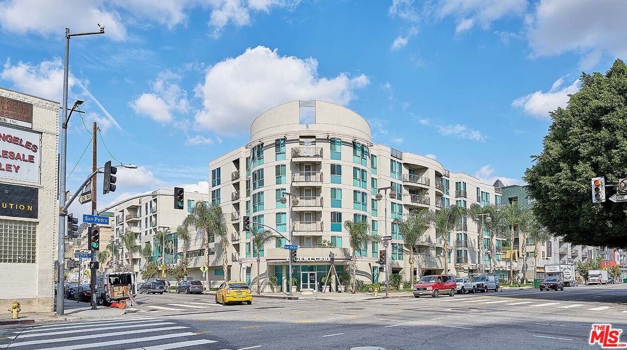 267 San Pedro St, Los Angeles CA  90012-3874 exterior