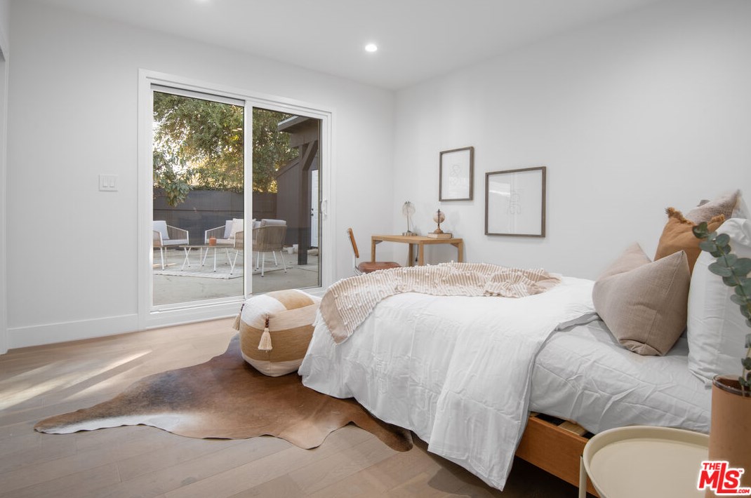 7901 Glider Ave, Los Angeles CA  90045-3049 exterior