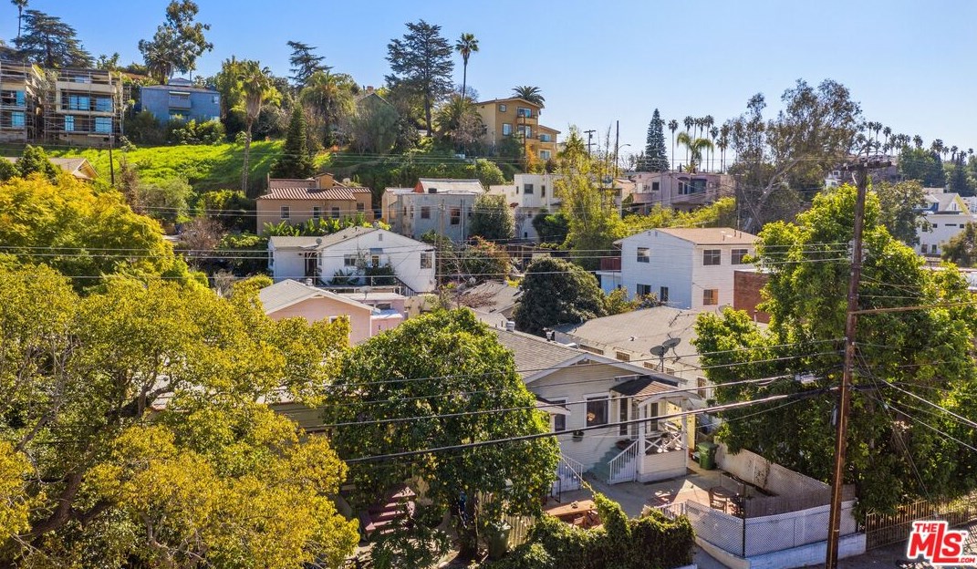 1556 Morton Ave, Los Angeles CA  90026-2676 exterior