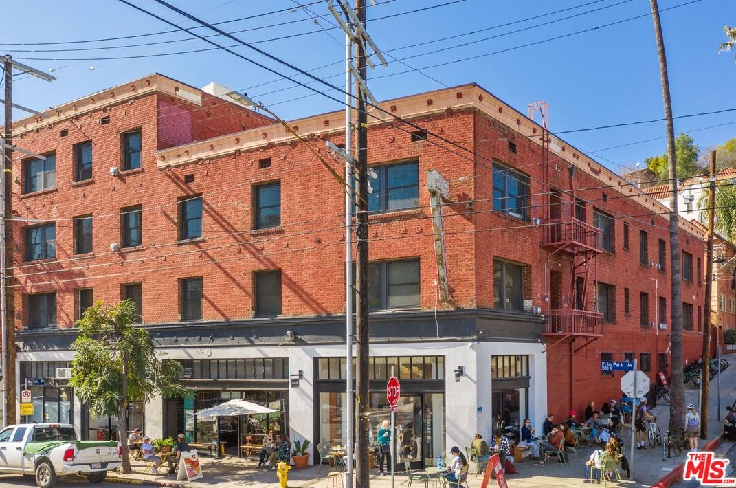 1556 Morton Ave, Los Angeles CA  90026-2676 exterior