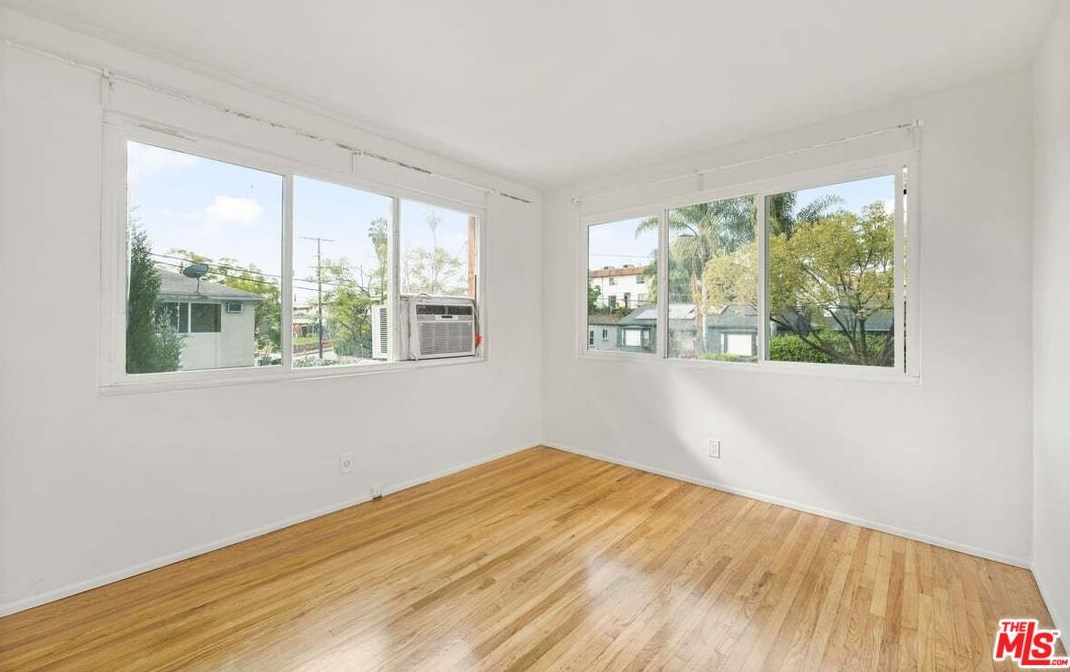 1864 Talmadge St, Los Angeles CA  90027-4542 exterior