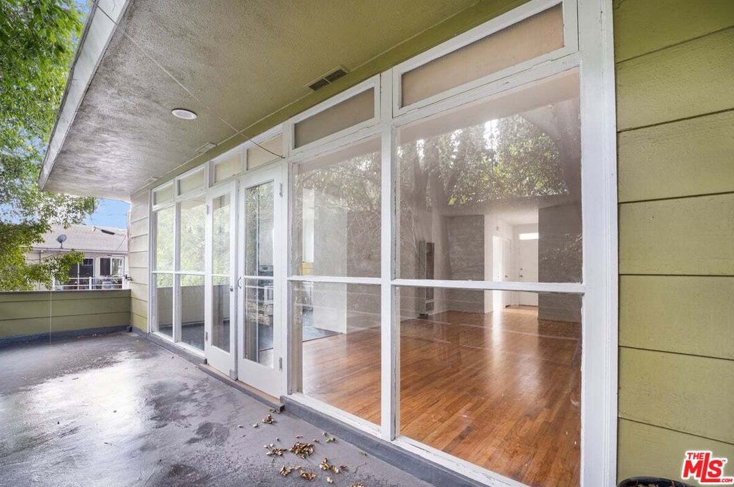 1864 Talmadge St, Los Angeles CA  90027-4542 exterior