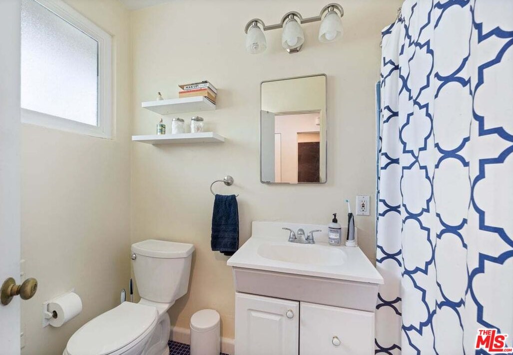 1864 Talmadge St, Los Angeles CA  90027-4542 exterior