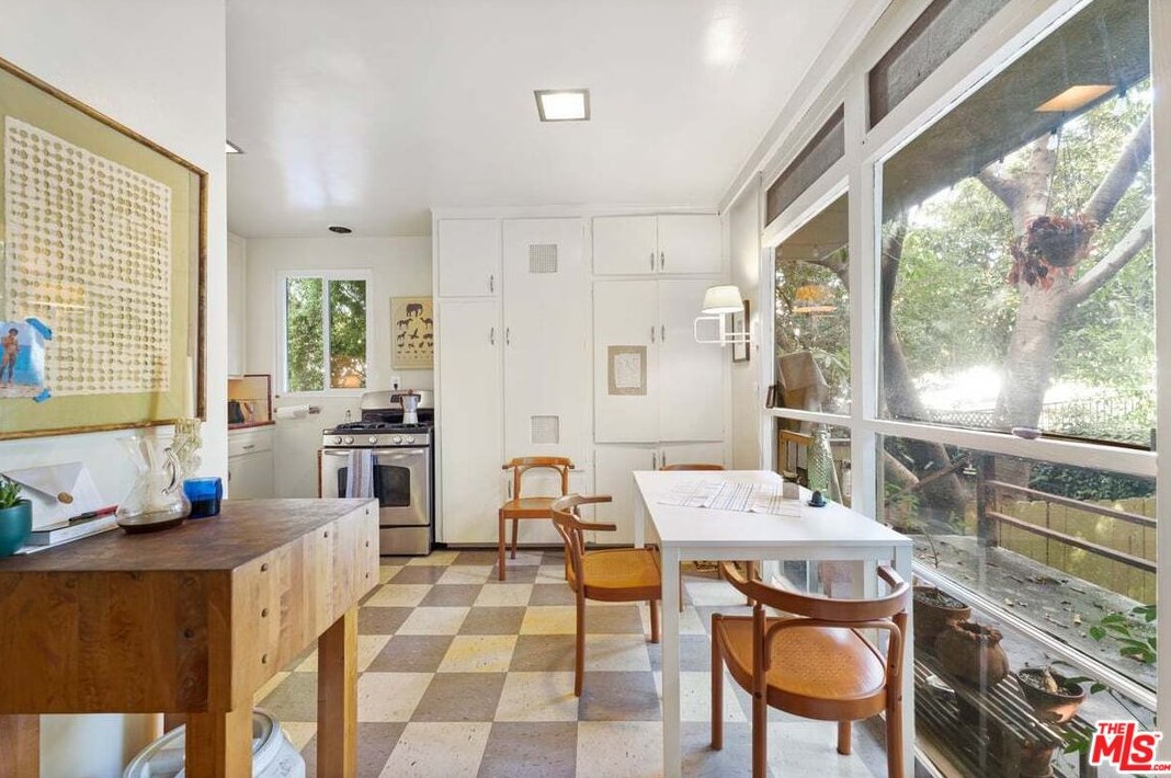 1864 Talmadge St, Los Angeles CA  90027-4542 exterior
