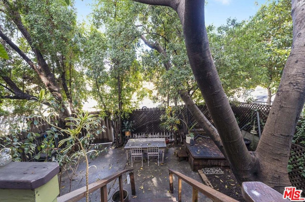 1864 Talmadge St, Los Angeles CA  90027-4542 exterior