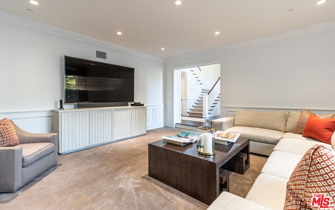 2921 Haddington Dr, Los Angeles CA  90064-4416 exterior