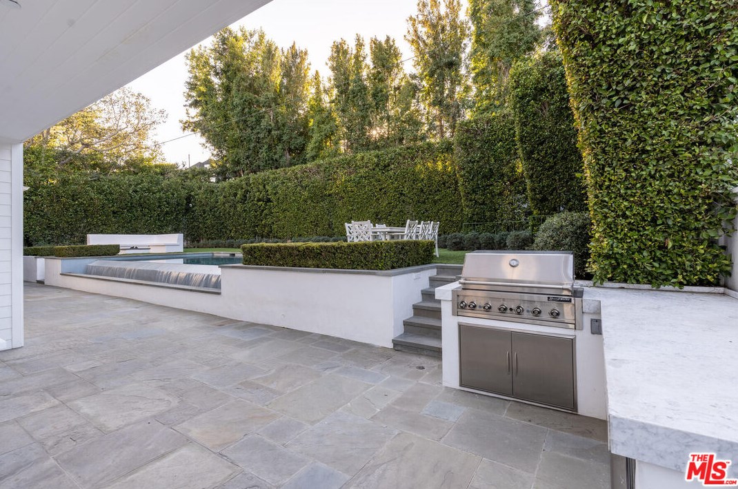 2921 Haddington Dr, Los Angeles CA  90064-4416 exterior