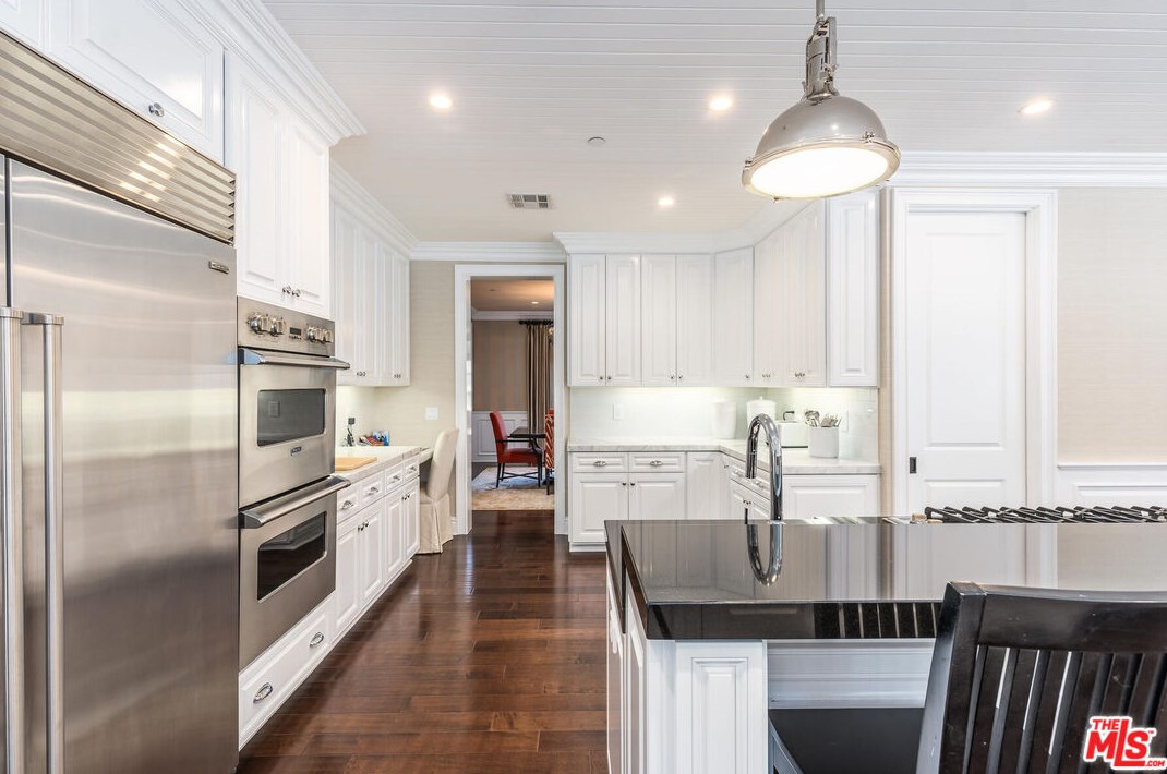 2921 Haddington Dr, Los Angeles CA  90064-4416 exterior