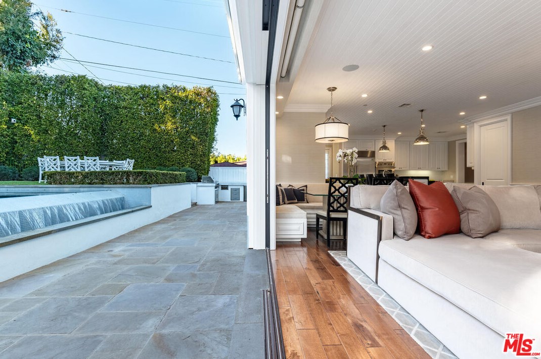 2921 Haddington Dr, Los Angeles CA  90064-4416 exterior