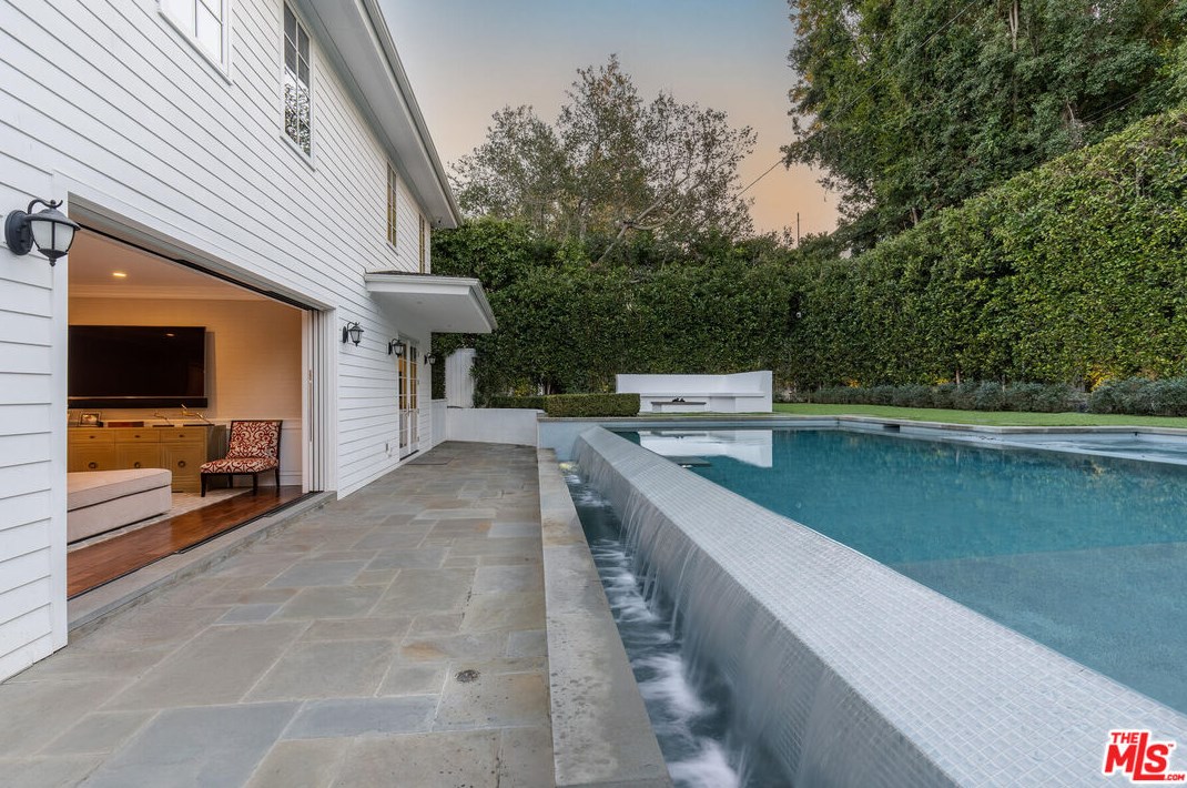 2921 Haddington Dr, Los Angeles CA  90064-4416 exterior