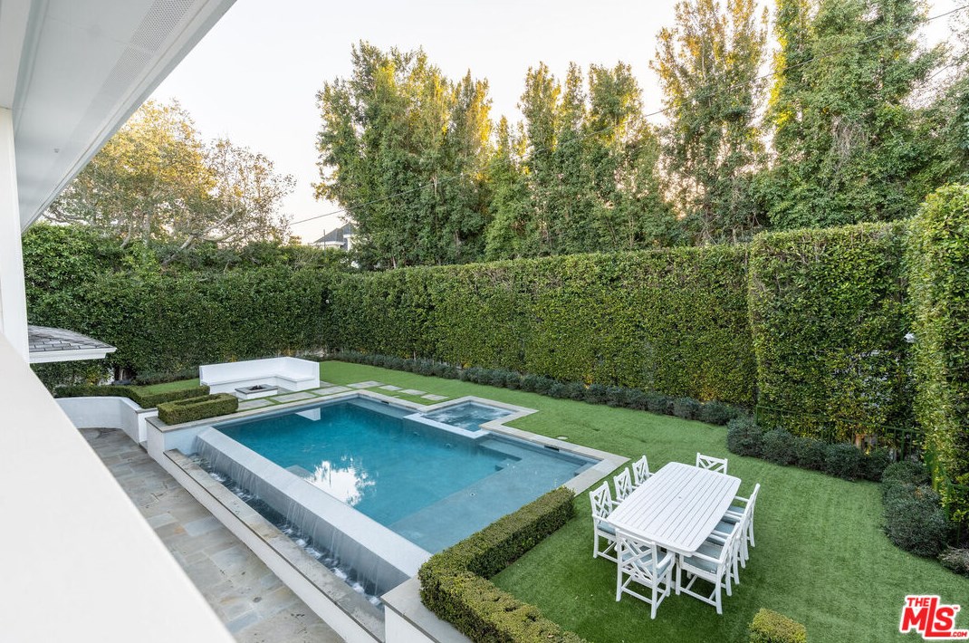 2921 Haddington Dr, Los Angeles CA  90064-4416 exterior