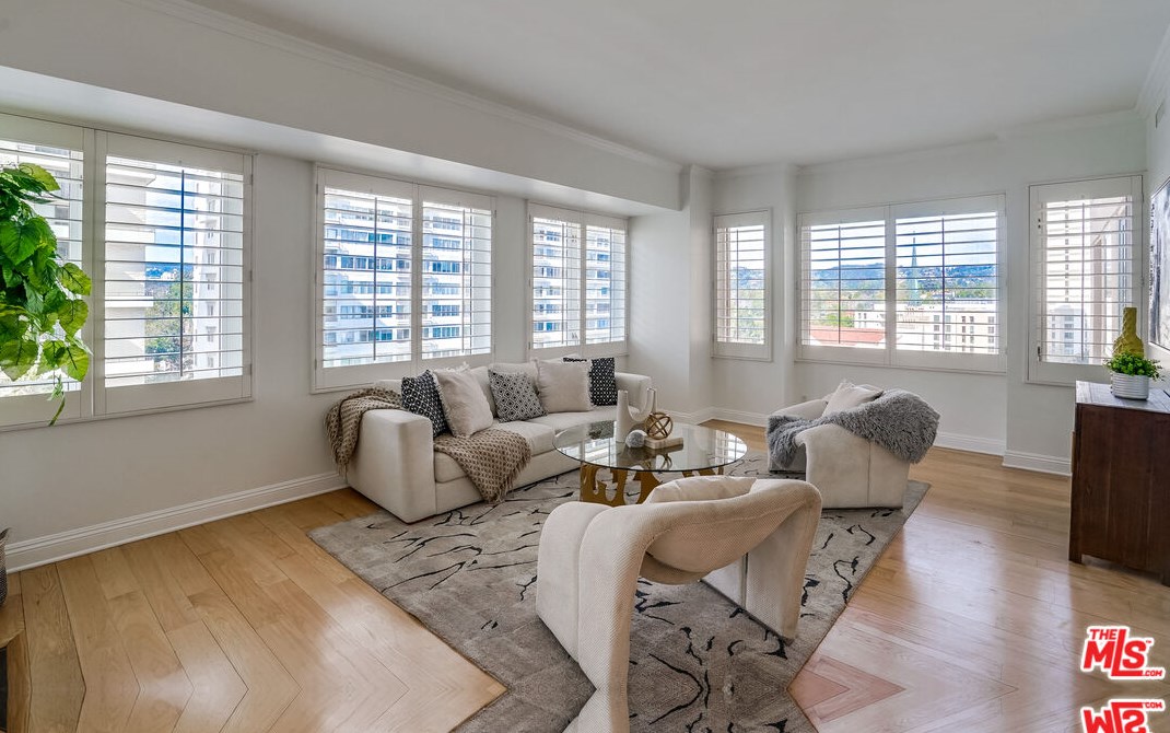 10520 Wilshire Blvd, Los Angeles CA  90024-7608 exterior