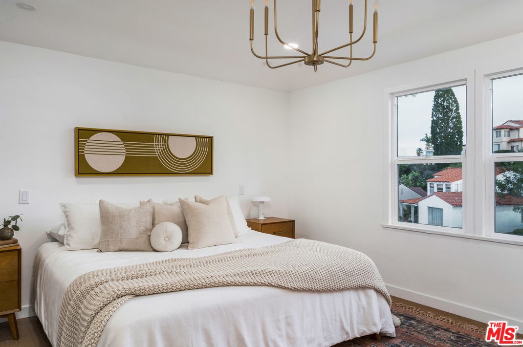 3663 Homeland Dr, Los Angeles CA  90008-4937 exterior