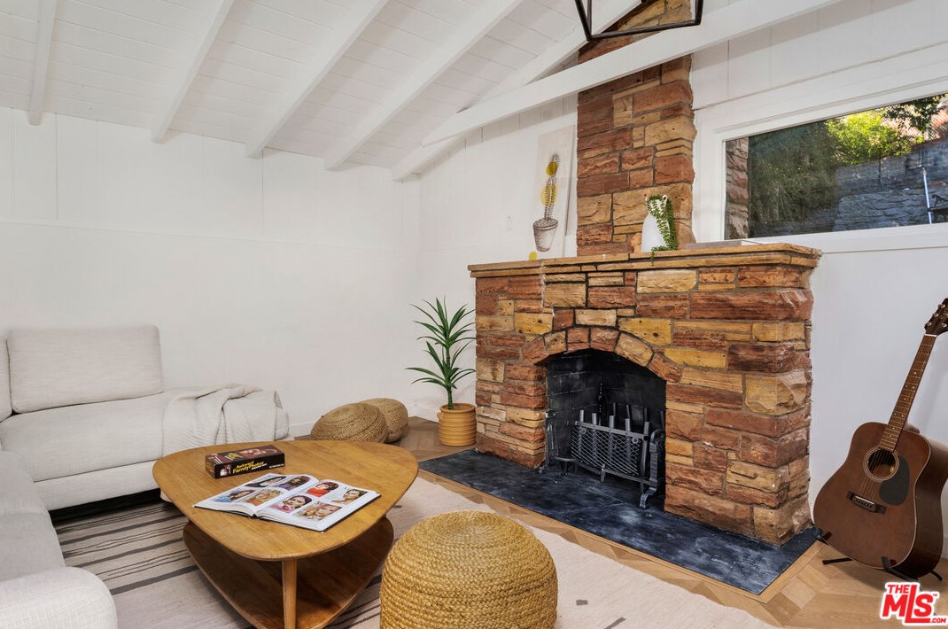 3663 Homeland Dr, Los Angeles CA  90008-4937 exterior