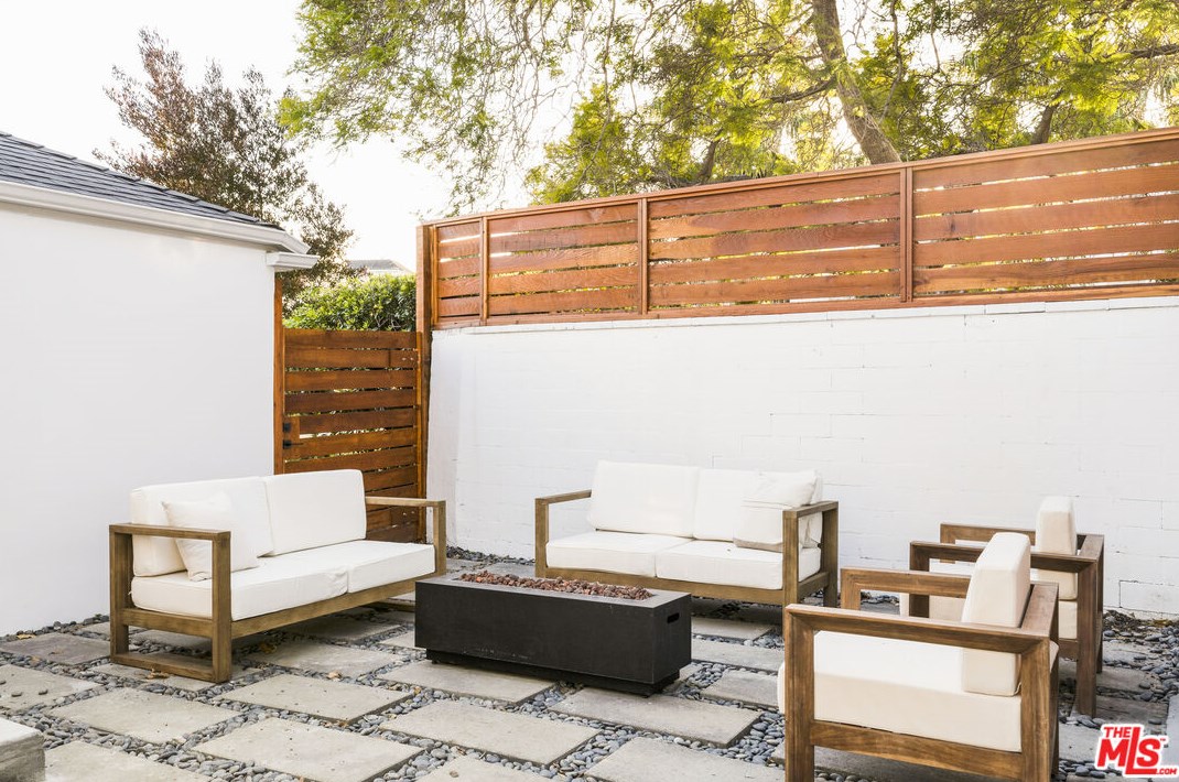 3663 Homeland Dr, Los Angeles CA  90008-4937 exterior