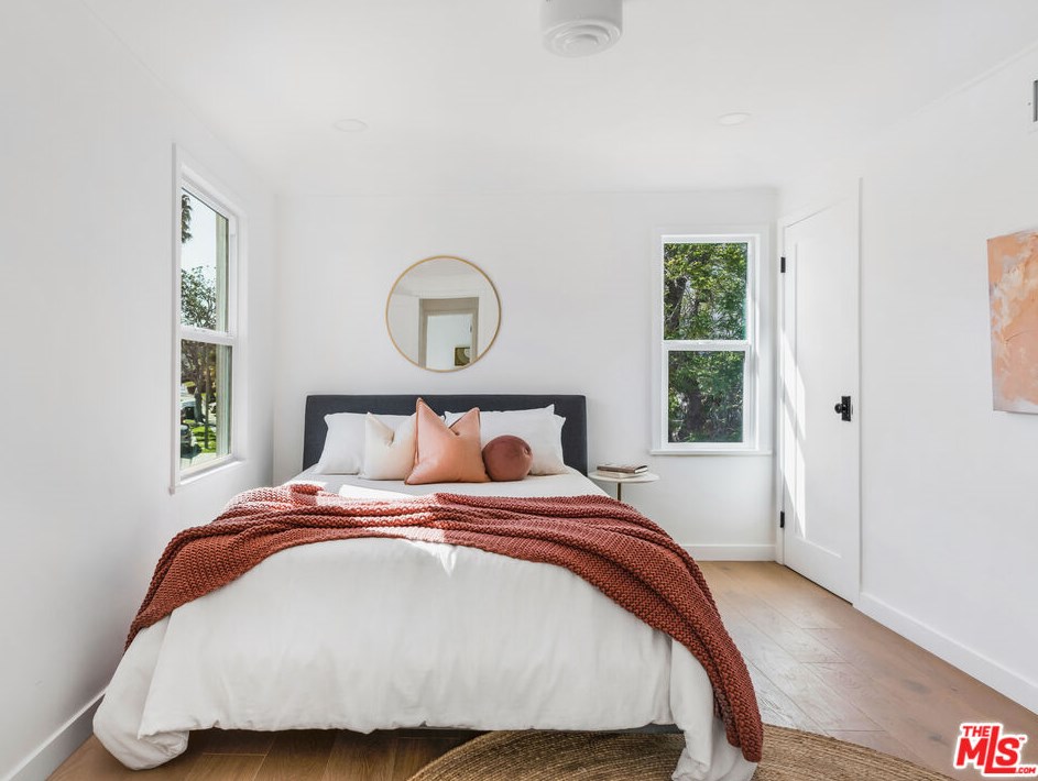 3663 Homeland Dr, Los Angeles CA  90008-4937 exterior