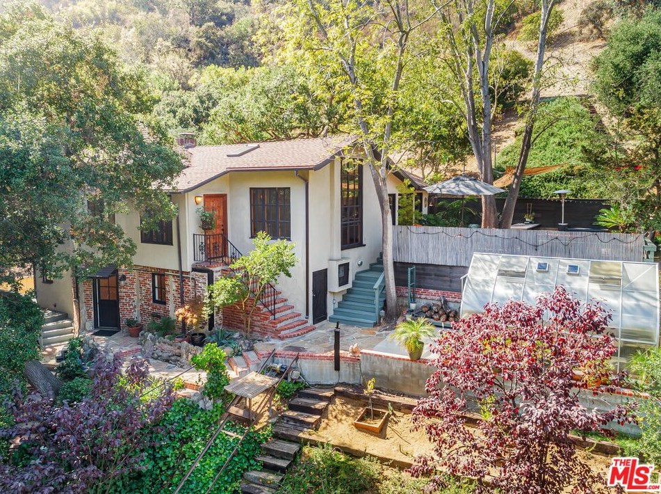 2459 Laurel Pass, Los Angeles CA  90046-1401 exterior