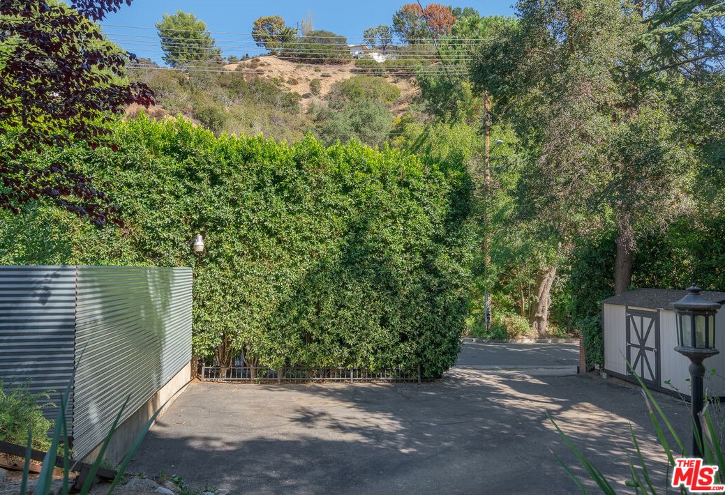 2459 Laurel Pass, Los Angeles CA  90046-1401 exterior