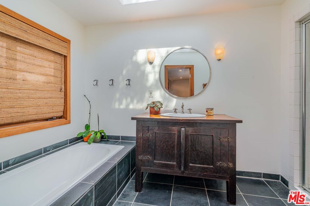 2459 Laurel Pass, Los Angeles CA  90046-1401 exterior