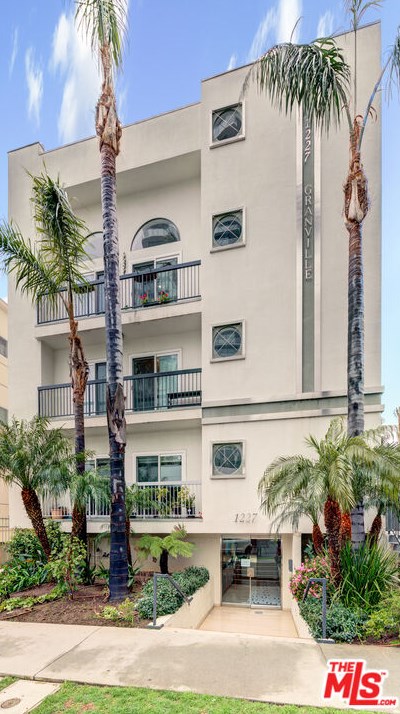 1227 Granville Ave, Los Angeles CA  90025-1691 exterior