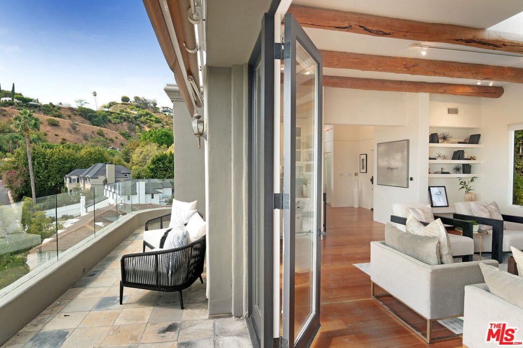 1332 Belfast Dr, Los Angeles CA  90069-1326 exterior