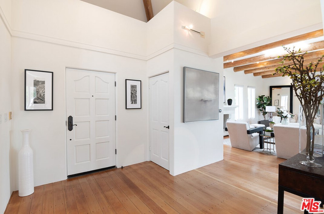1332 Belfast Dr, Los Angeles CA  90069-1326 exterior