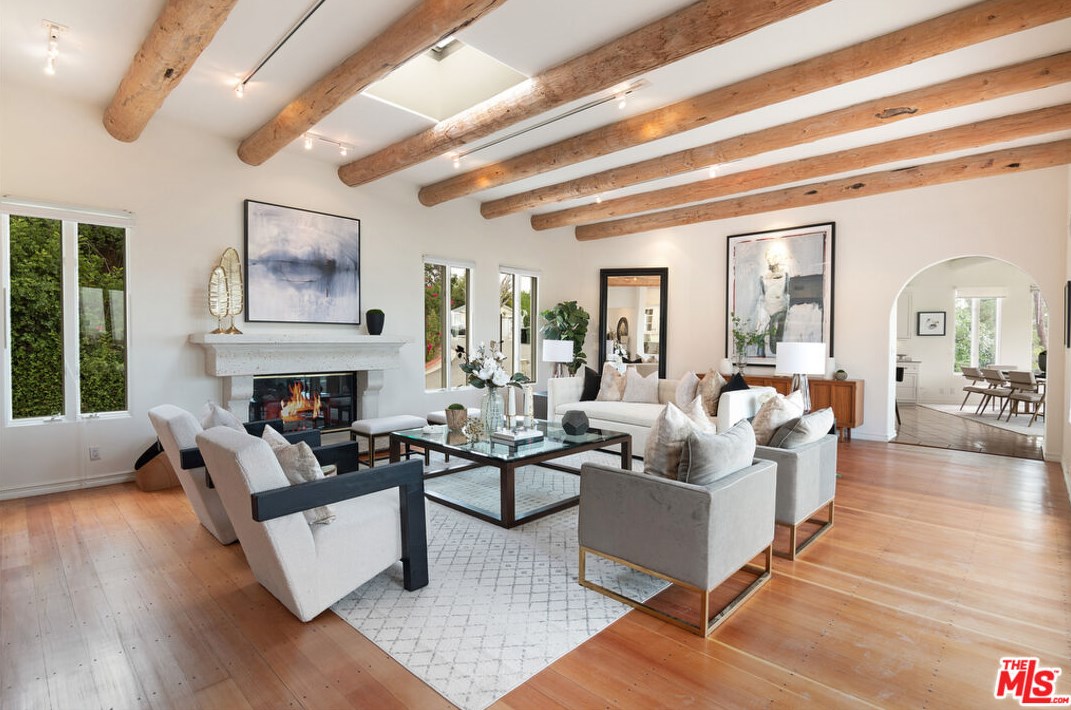 1332 Belfast Dr, Los Angeles CA  90069-1326 exterior