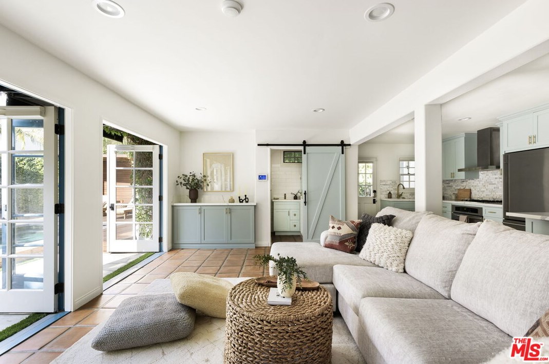 346 Westbourne Dr, Los Angeles CA  90048-1910 exterior