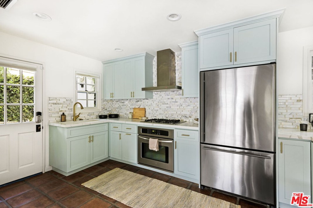 346 Westbourne Dr, Los Angeles CA  90048-1910 exterior