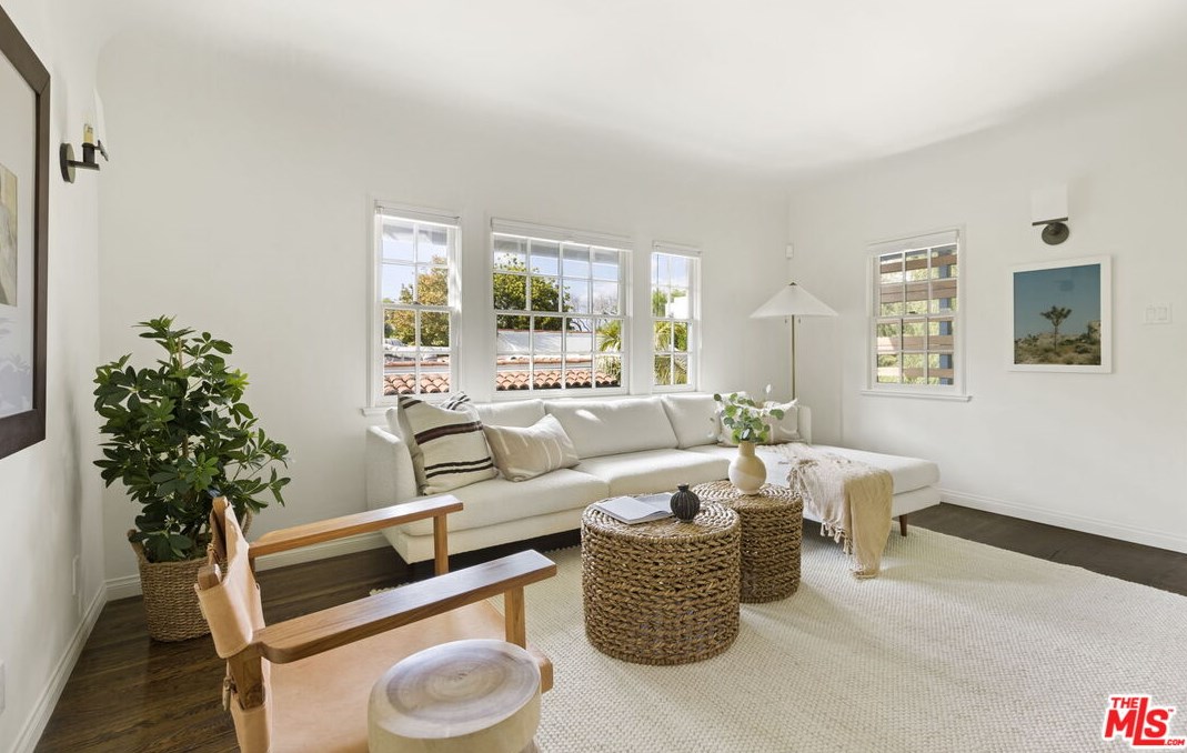 346 Westbourne Dr, Los Angeles CA  90048-1910 exterior