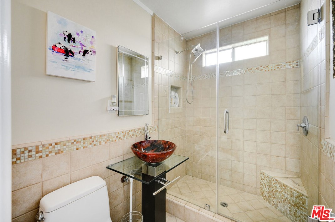 12030 Alberta Dr, Los Angeles CA  90230-5902 exterior