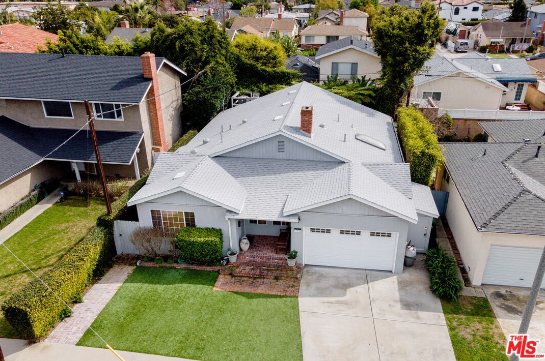 12030 Alberta Dr, Los Angeles CA  90230-5902 exterior