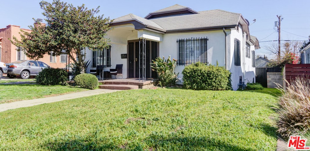 2404 Virginia Rd, Los Angeles CA  90016-1638 exterior