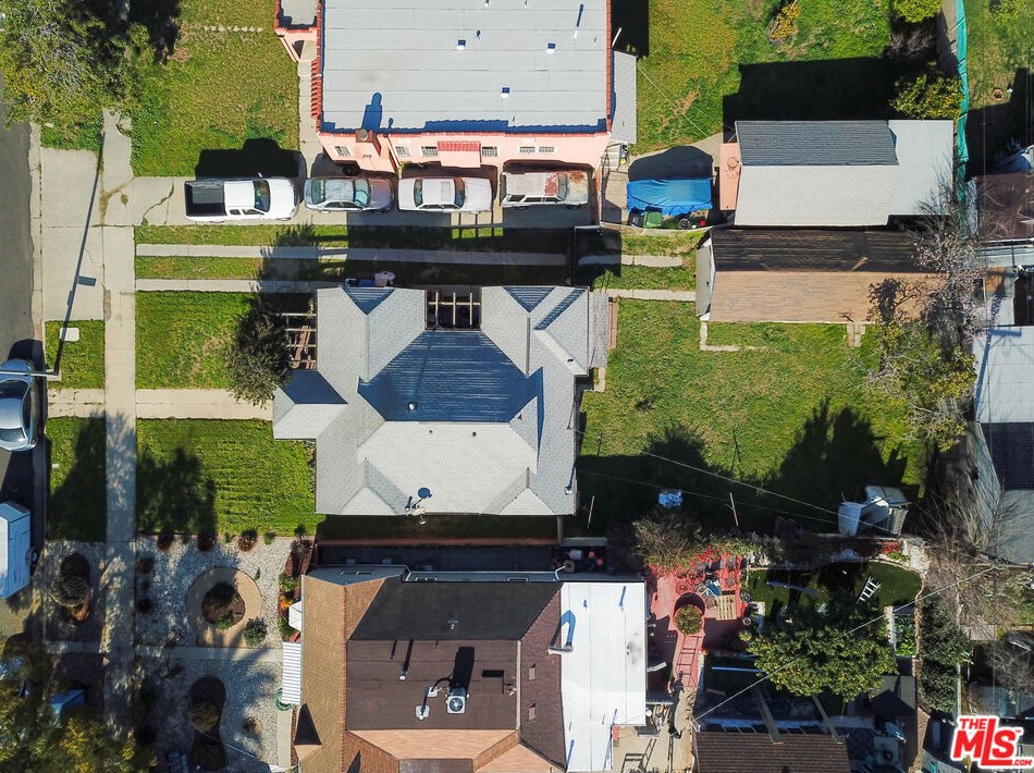 2404 Virginia Rd, Los Angeles CA  90016-1638 exterior