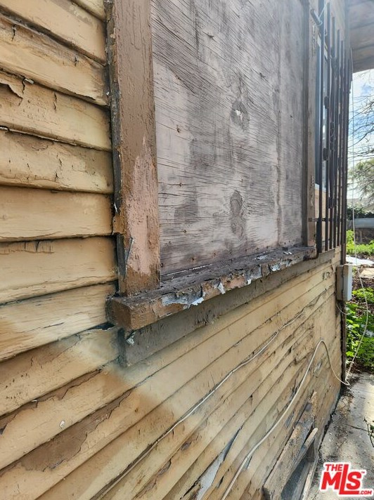 142 84th St, Los Angeles CA  90003-2912 exterior