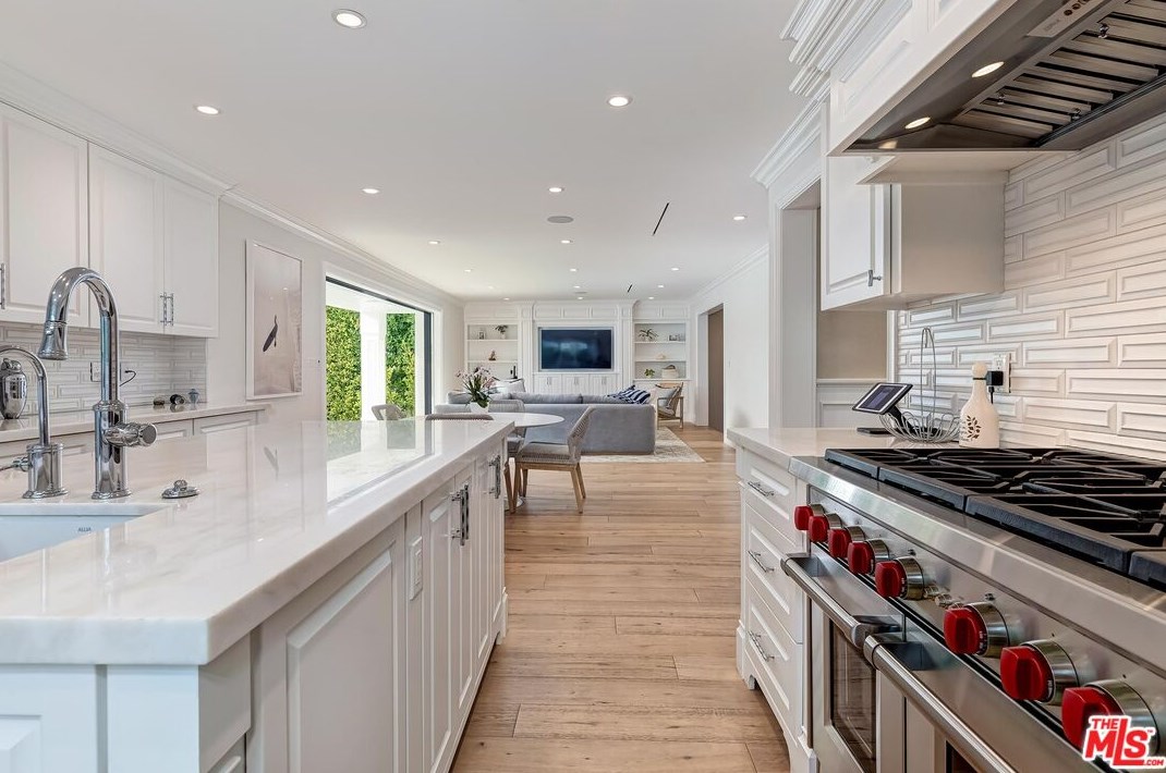 673 Thayer Ave, Los Angeles CA  90024-3307 exterior