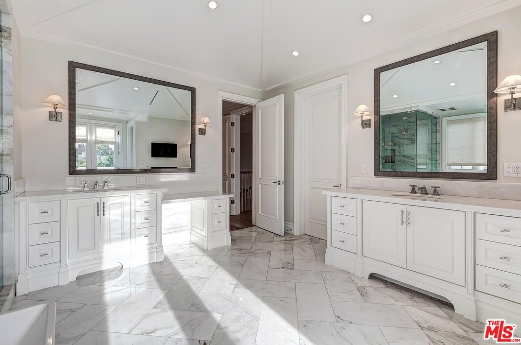 673 Thayer Ave, Los Angeles CA  90024-3307 exterior