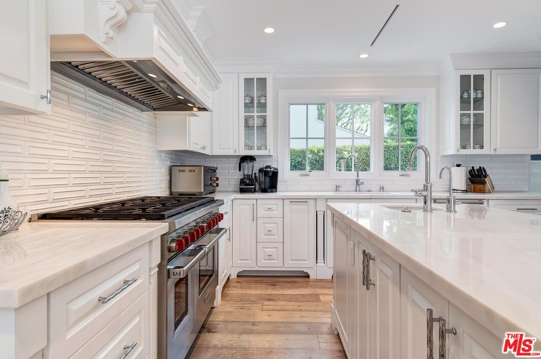 673 Thayer Ave, Los Angeles CA  90024-3307 exterior