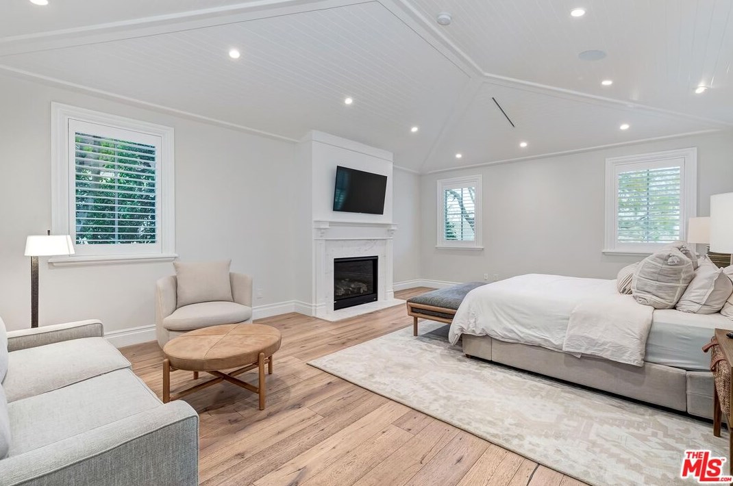 673 Thayer Ave, Los Angeles CA  90024-3307 exterior