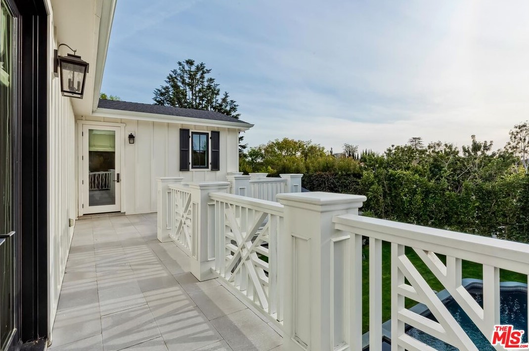 673 Thayer Ave, Los Angeles CA  90024-3307 exterior