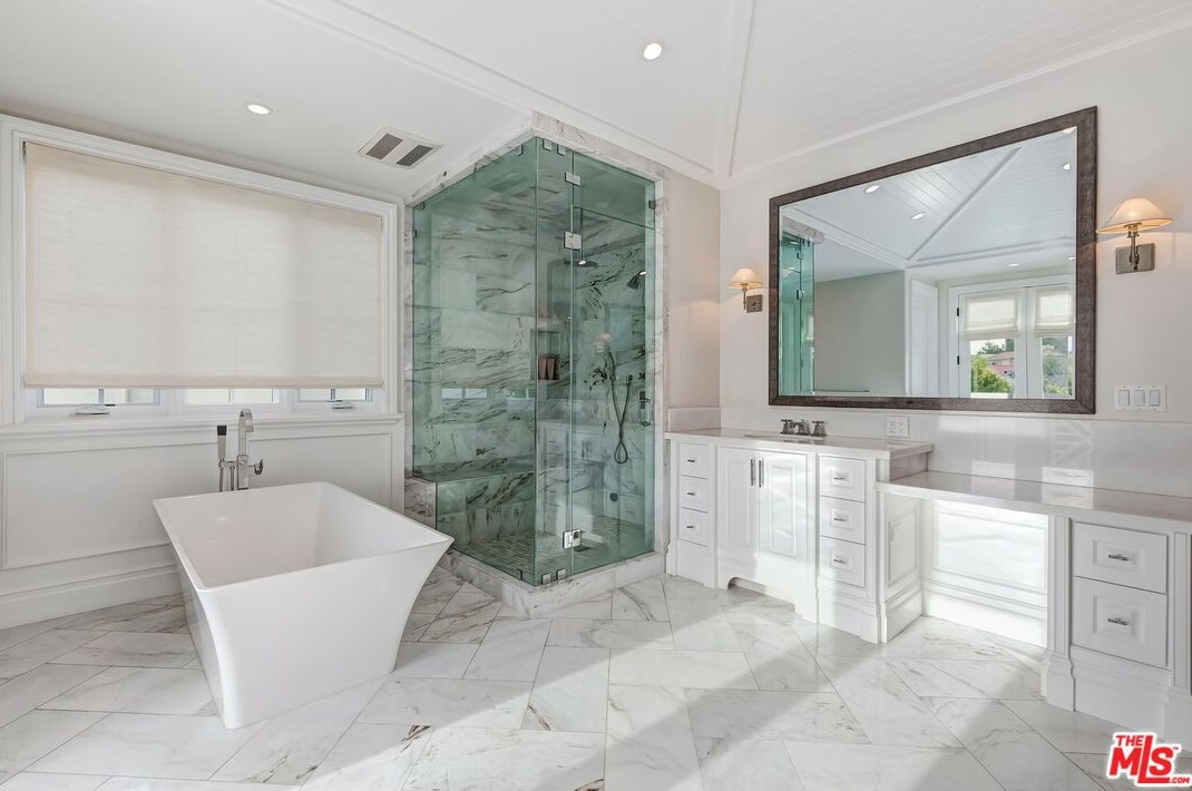 673 Thayer Ave, Los Angeles CA  90024-3307 exterior