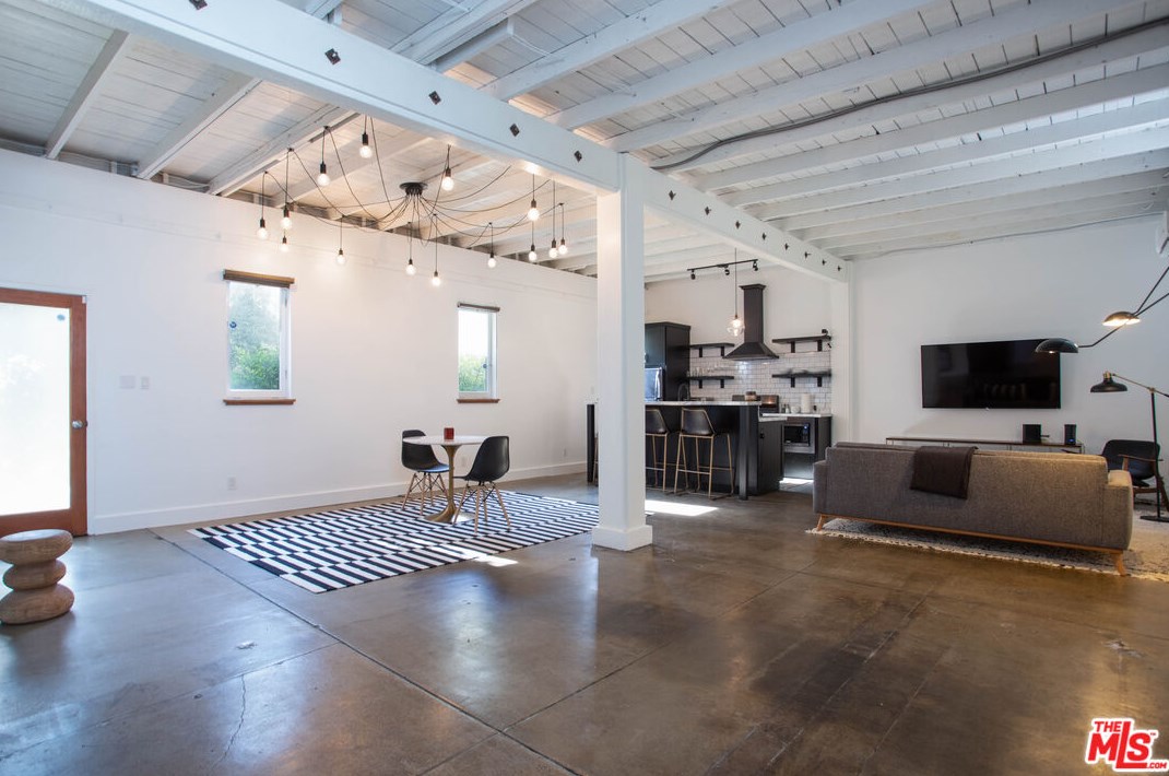 748 Citrus Ave, Los Angeles CA  90038-4324 exterior