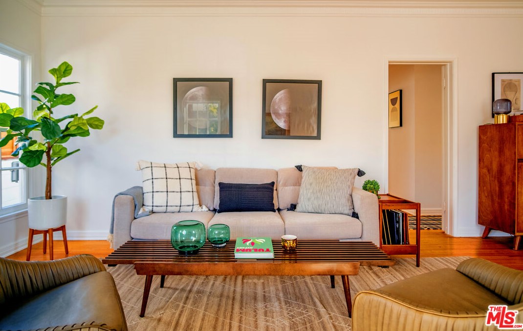 1568 Ellsmere Ave, Los Angeles CA  90019-3824 exterior