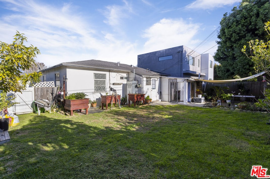 3557 Barrington Ave, Los Angeles CA  90064-2911 exterior