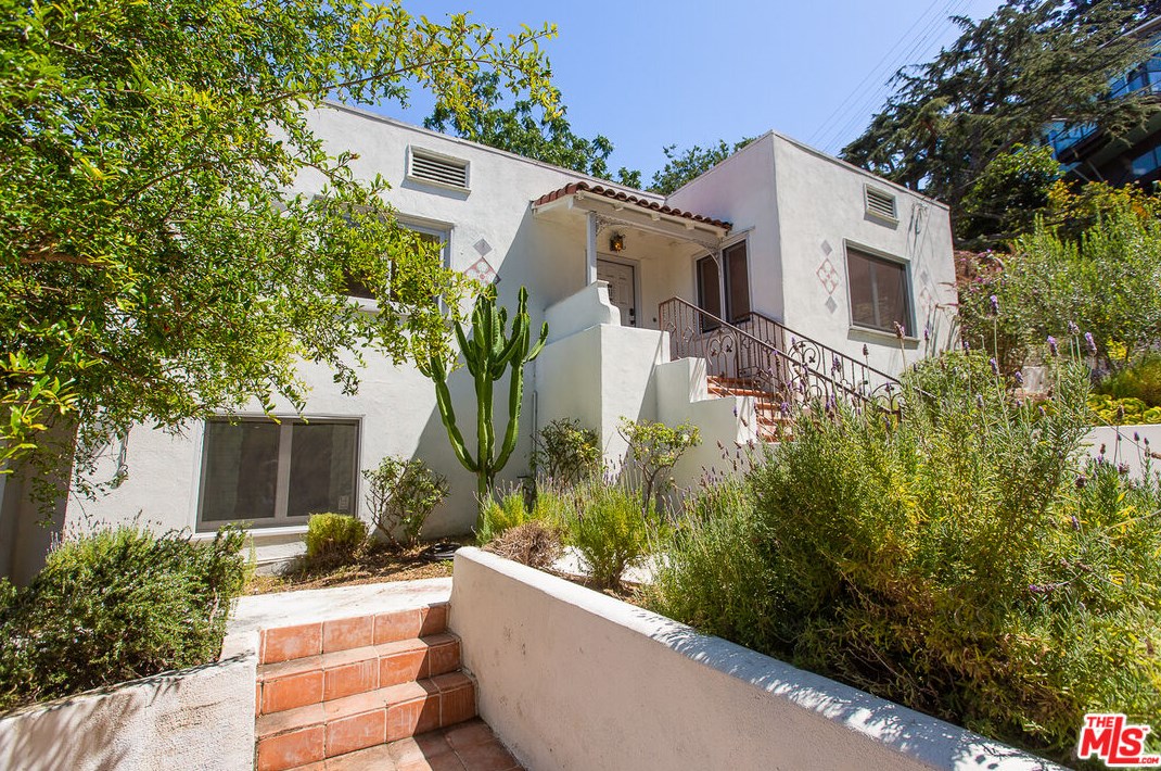 3111 Hamilton Way, Los Angeles CA  90026-2107 exterior