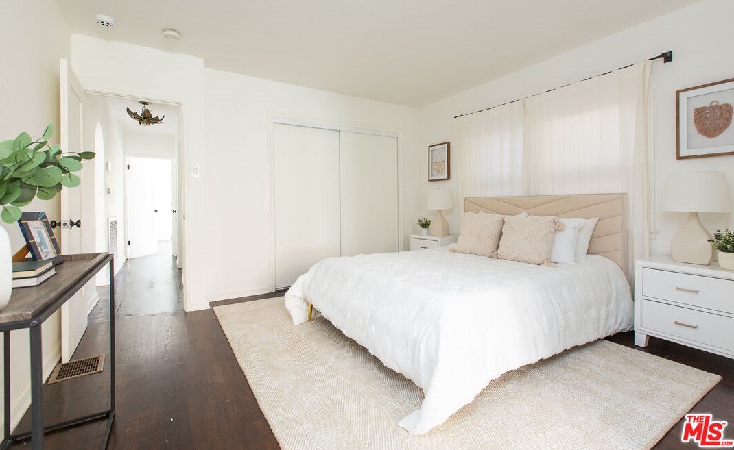 3111 Hamilton Way, Los Angeles CA  90026-2107 exterior