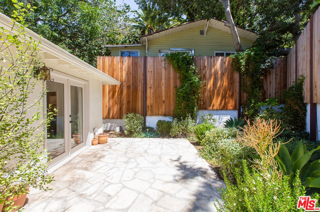 3111 Hamilton Way, Los Angeles CA  90026-2107 exterior