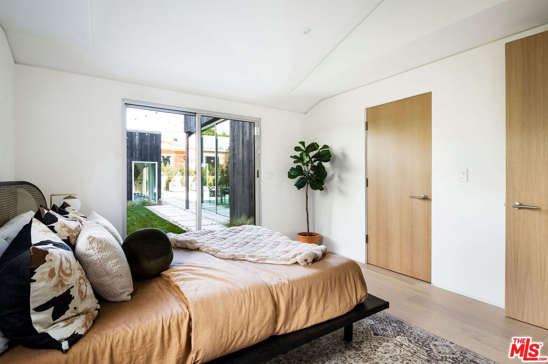 3030 Kelton Ave, Los Angeles CA  90034-3022 exterior