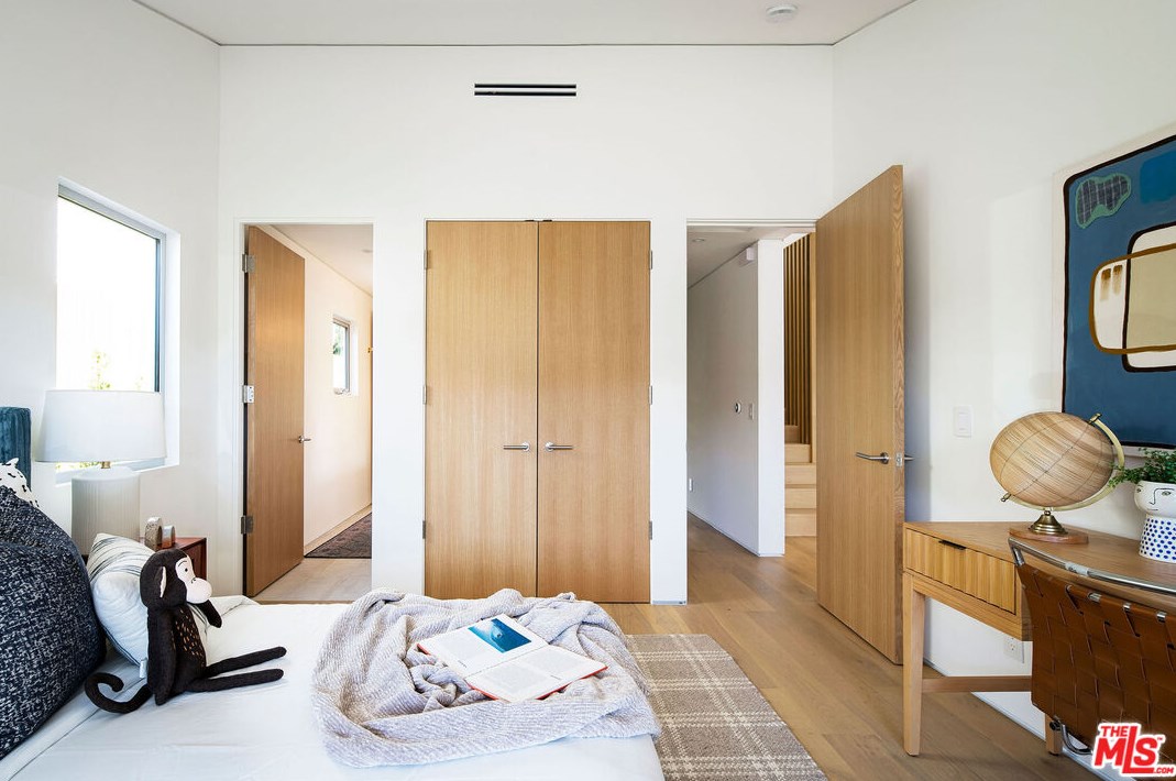 3030 Kelton Ave, Los Angeles CA  90034-3022 exterior