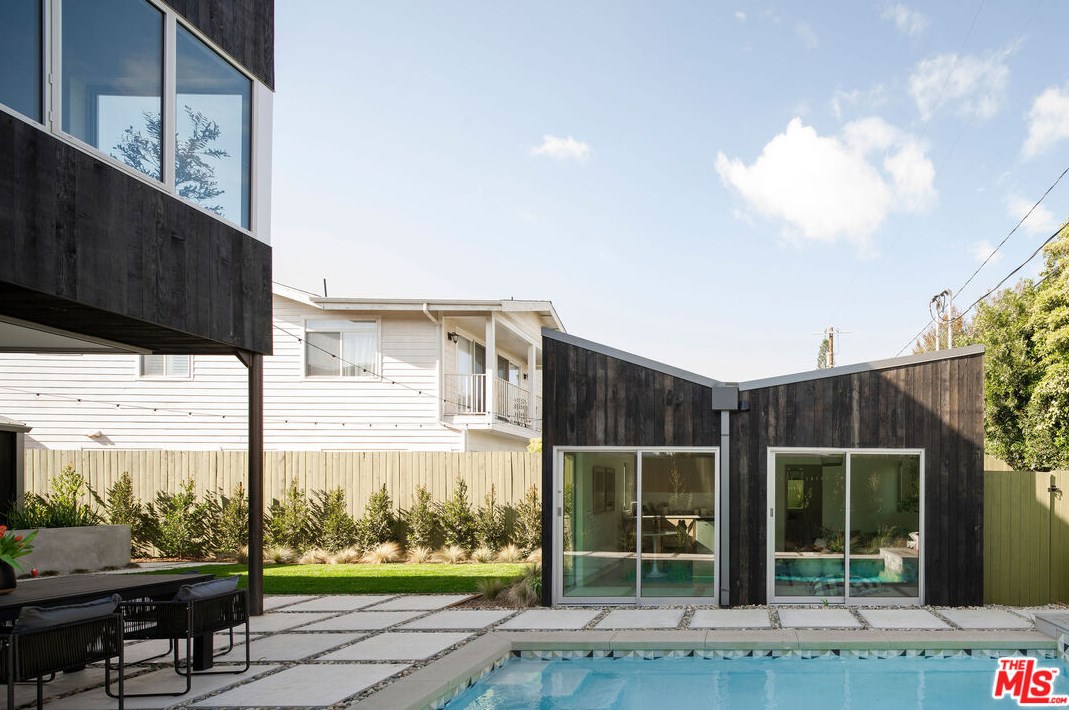 3030 Kelton Ave, Los Angeles CA  90034-3022 exterior